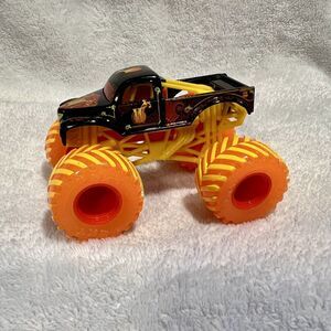 Hot Wheels Monster Jam 2020 Fire & Ice Spin Masters Truck W Whiplash 1:64 Scale